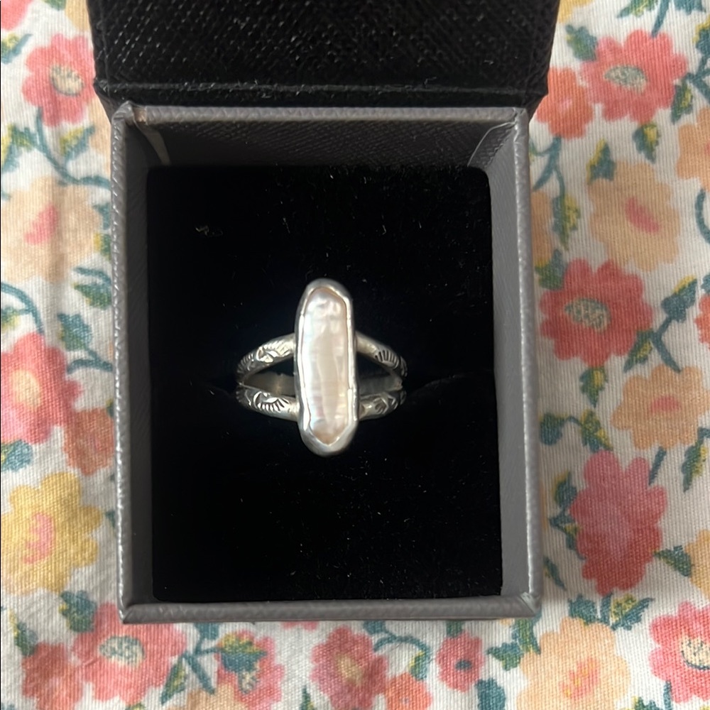 Elegant Mother of Pearl Ring